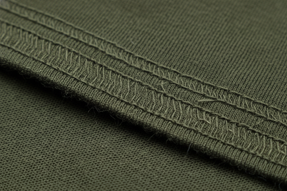 nahaufname von einem aum von einem tshirt mit rgbnummer 697257